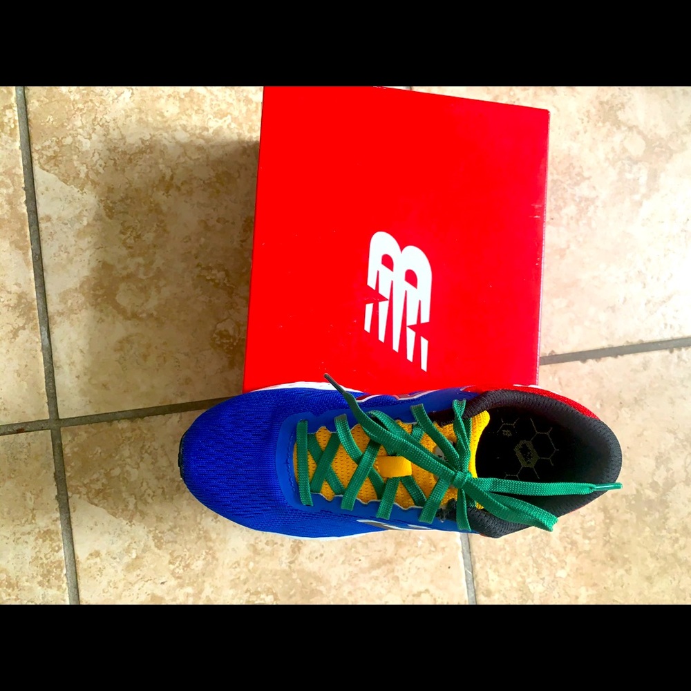 Boys new balance sneakers 2.5wide